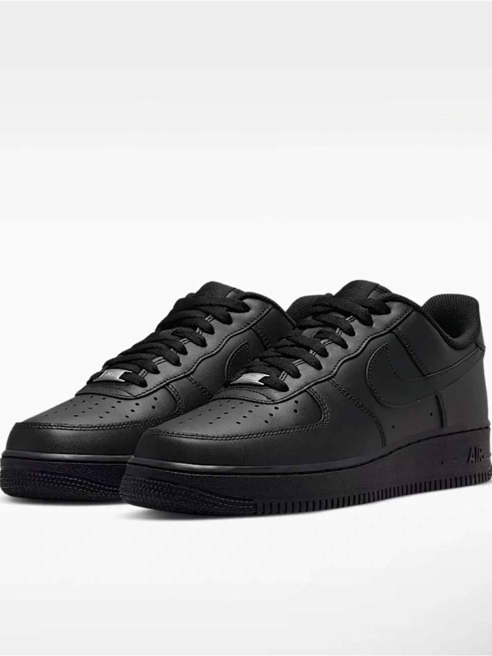 EUC Nike Black Air Force 1 ‘07